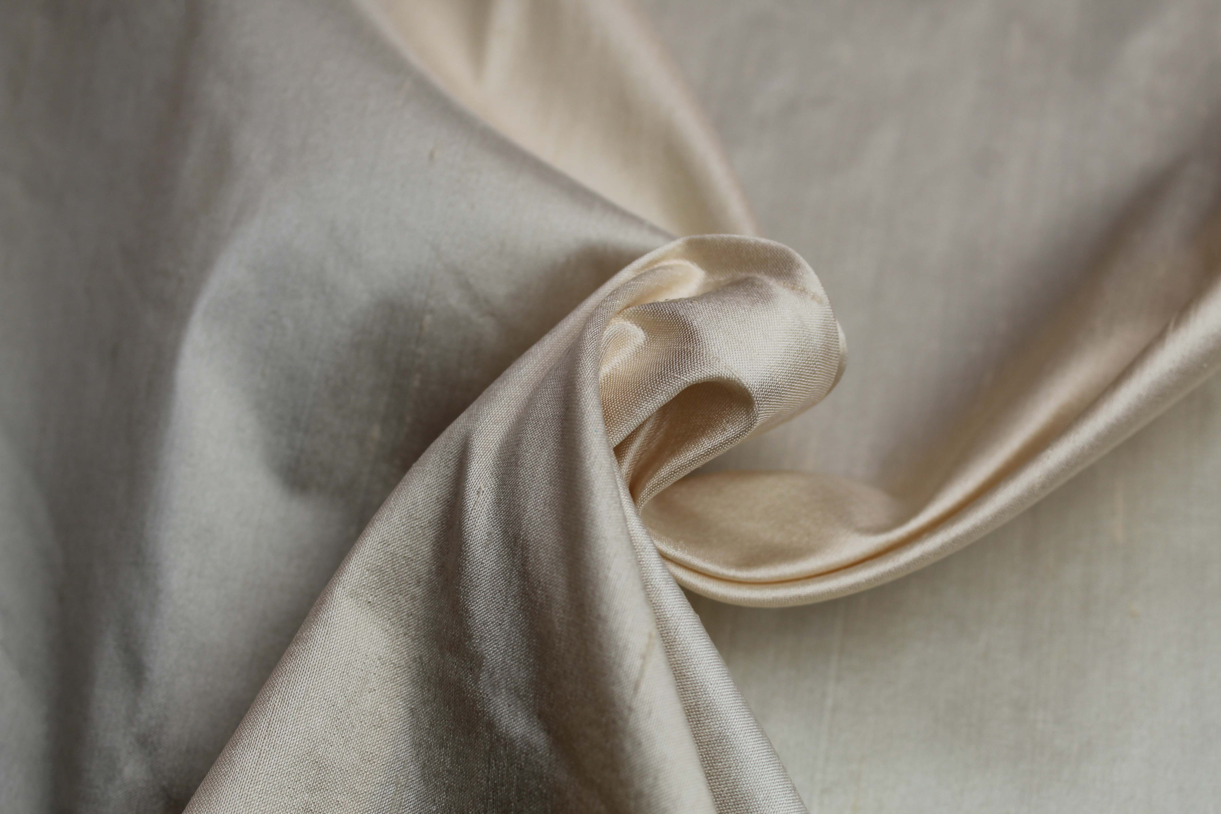 SILK DUPION - DK IVORY